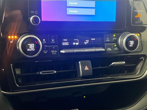 Used 2023 Toyota Highlander XLE image 26