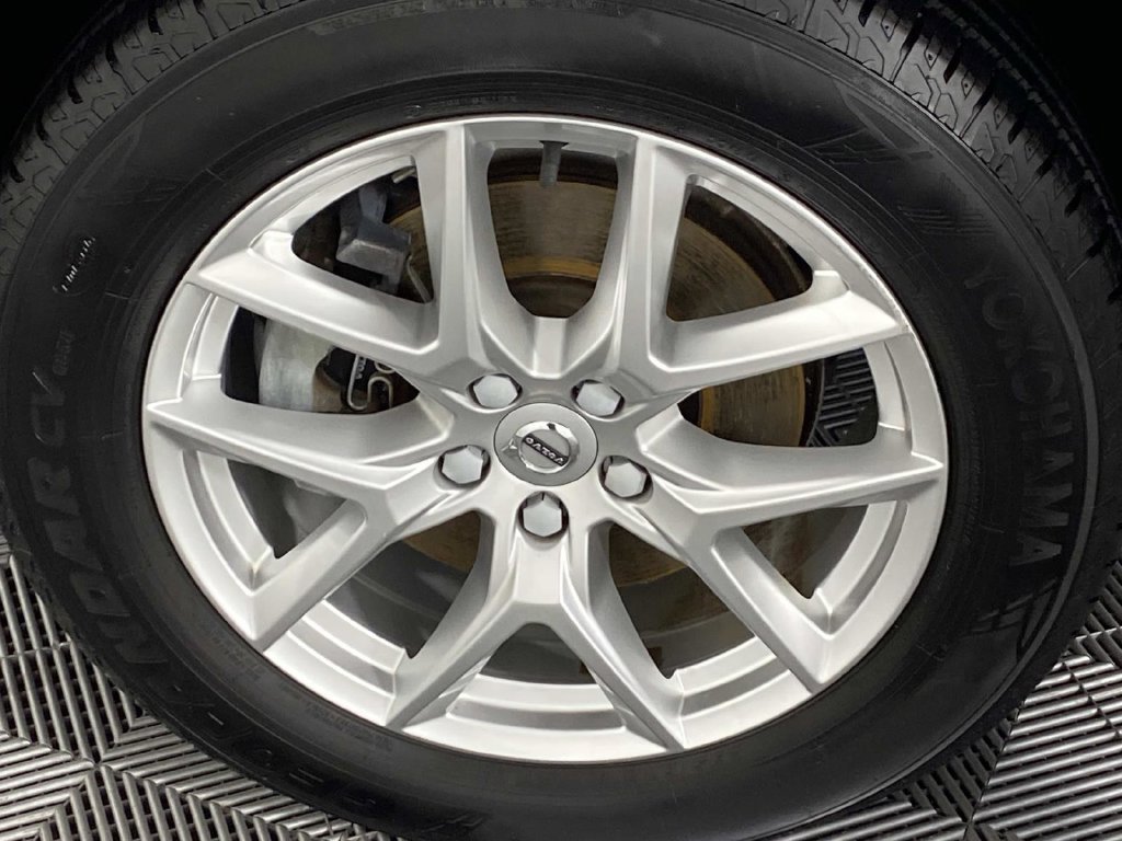 Used 2019 Volvo XC60 T5 Momentum w/ Premium Package FWD image 23