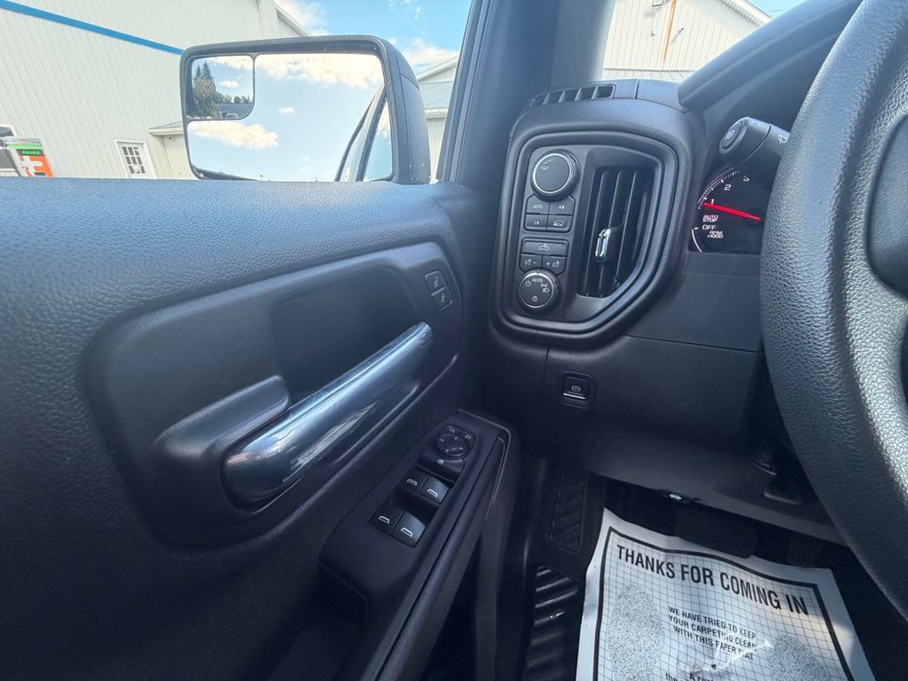Used 2023 Chevrolet Silverado 1500 Custom AWD/4WD image 12