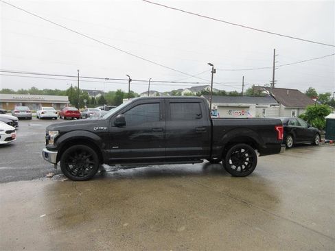 Used 2015 Ford F150 XLT RWD image 2