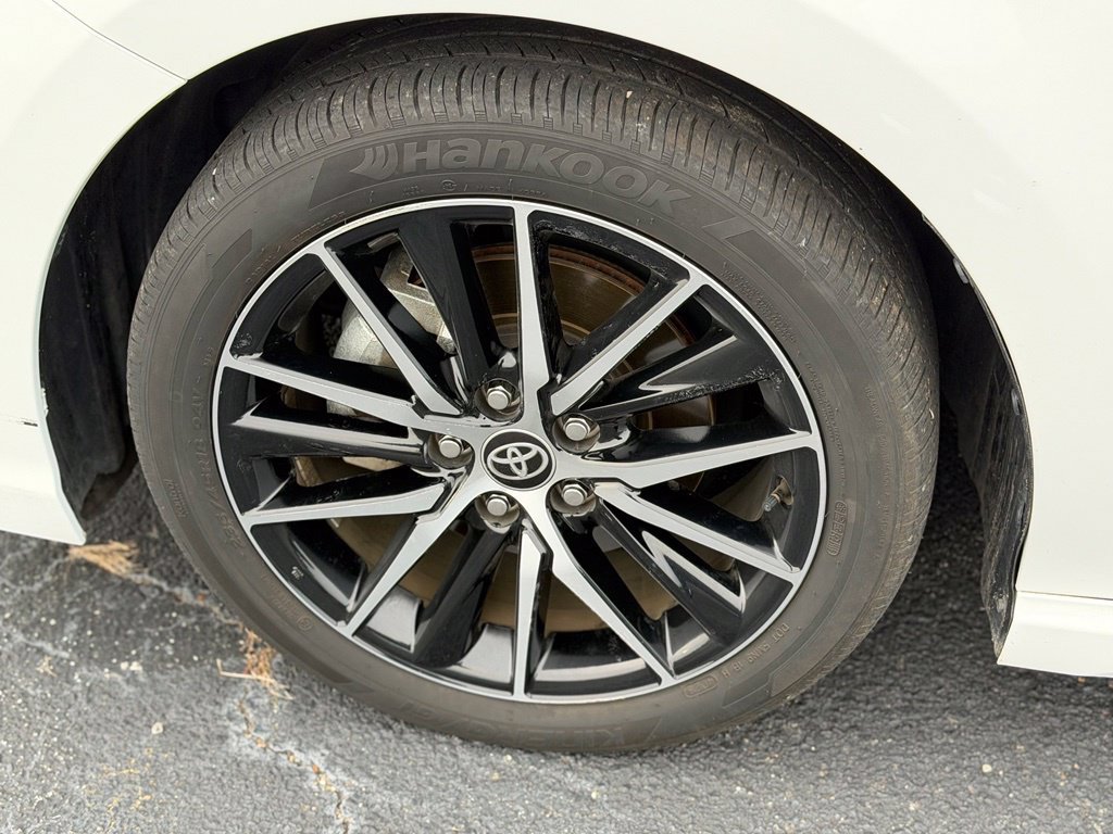 Used 2024 Toyota Camry SE w/ Convenience Package FWD image 33