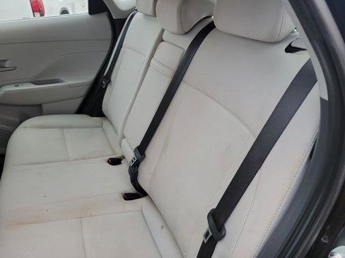 Used 2025 Hyundai Kona SE FWD image 9