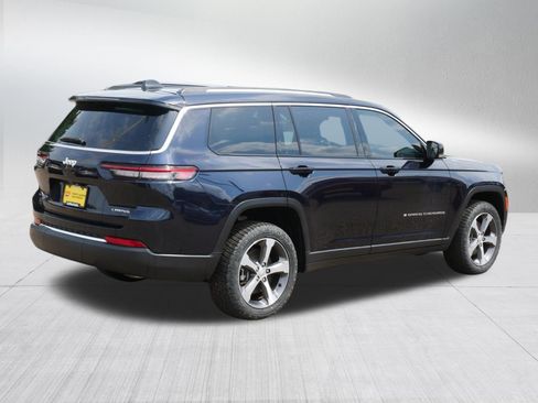 Used 2023 Jeep Grand Cherokee L Limited AWD/4WD image 7