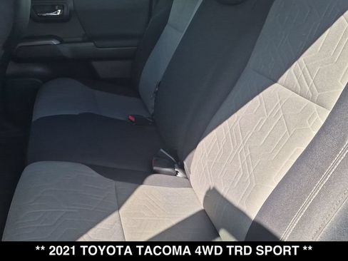 Used 2021 Toyota Tacoma TRD Sport AWD/4WD image 3
