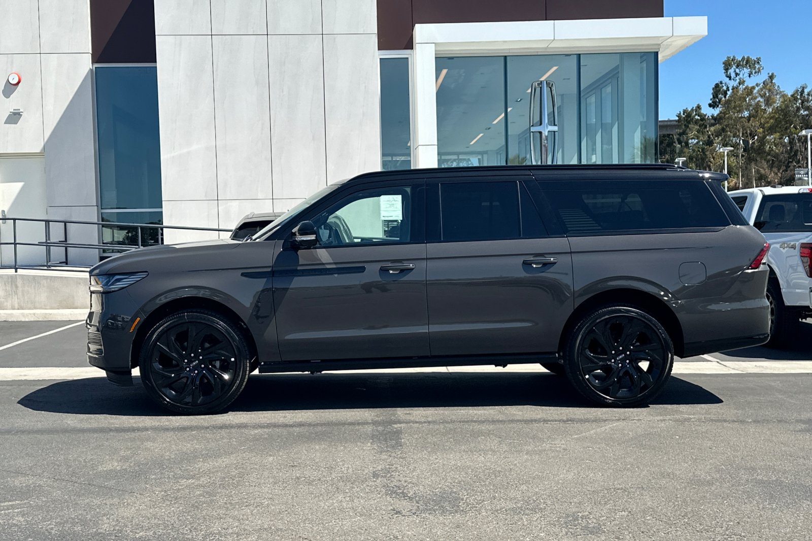 New 2027 Lincoln Navigator L Black Label AWD/4WD image 6