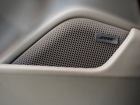 Used 2022 Porsche Taycan 4 Cross Turismo image 22