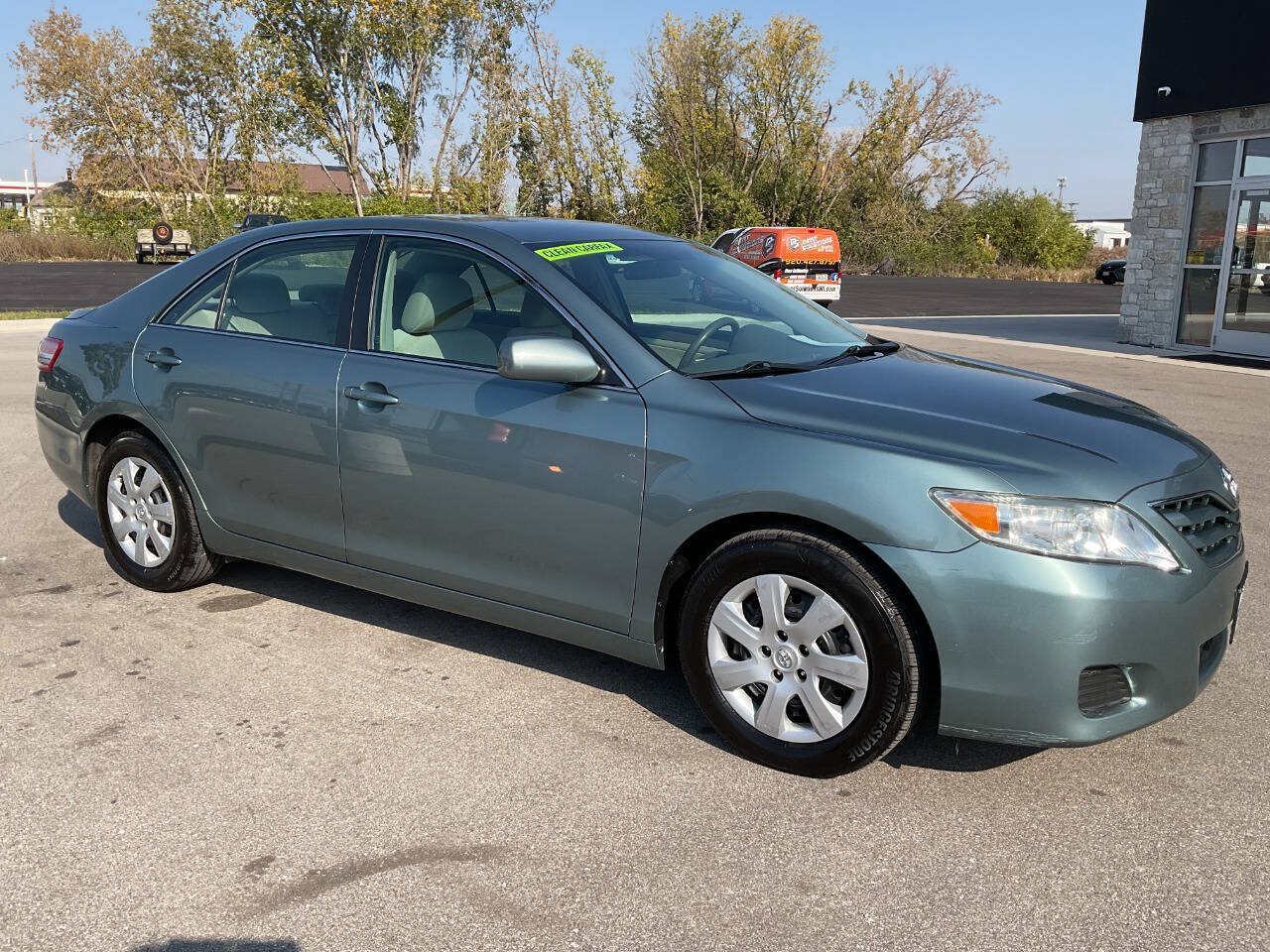 Used 2011 Toyota Camry LE FWD image 10