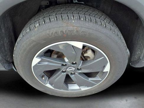 Used 2025 Nissan Rogue SV FWD image 8