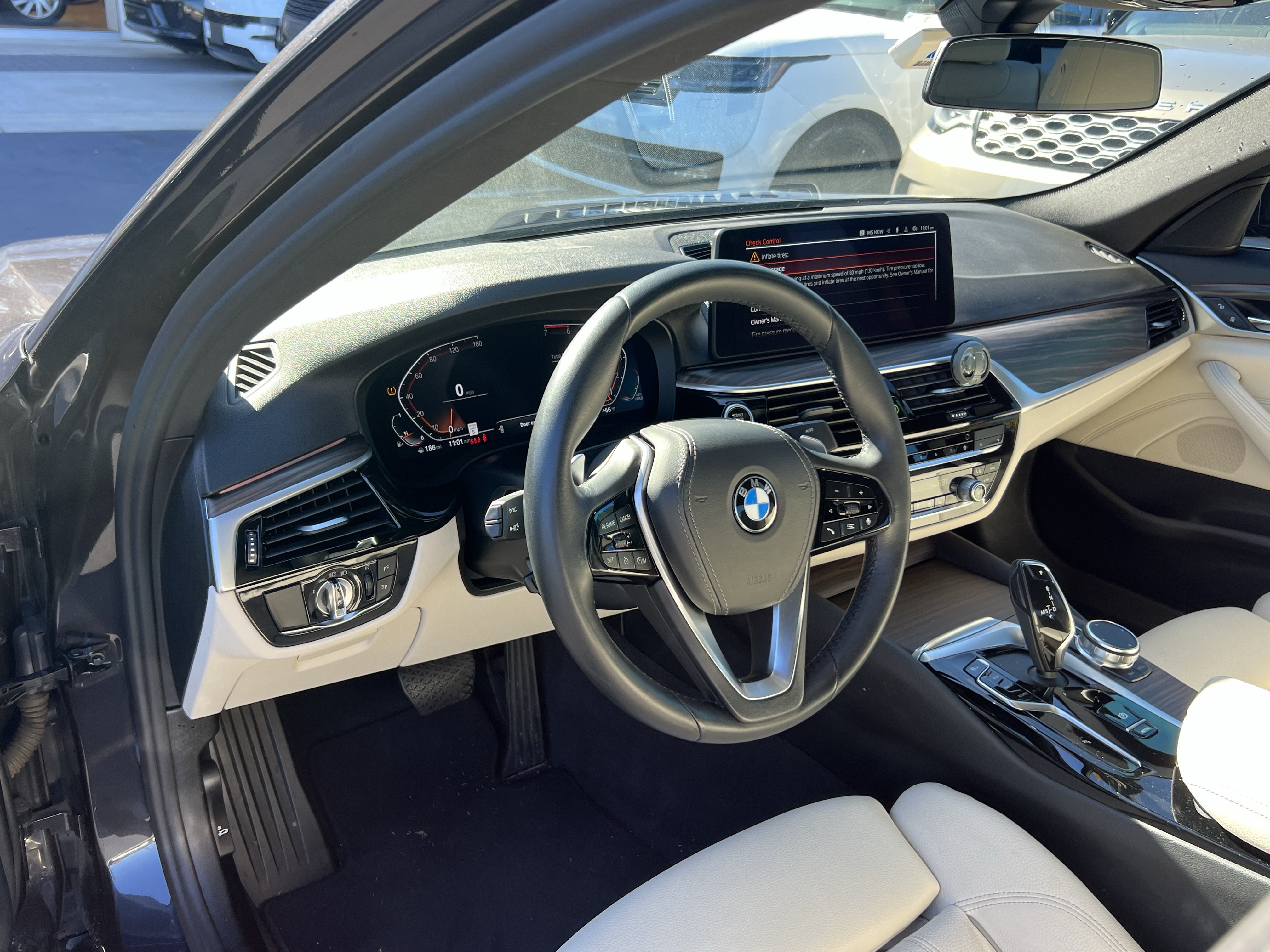 Used 2023 BMW 530i w/ Convenience Package RWD image 18