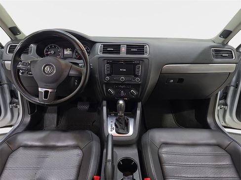 Used 2013 Volkswagen Jetta SEL image 10
