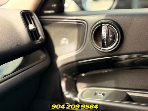 Used 2019 MINI Cooper Countryman w/ Premium Package FWD image 17