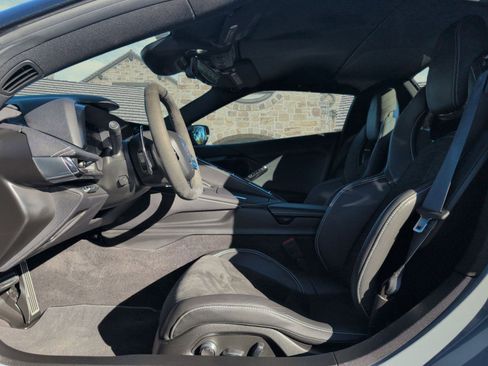 Used 2024 Chevrolet Corvette Stingray Preferred Conv w/ Z51 Performance Package image 7