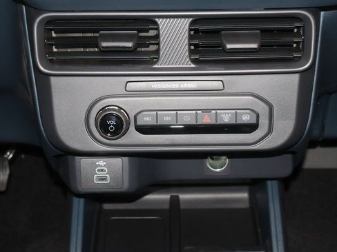 New 2025 Ford Maverick XL image 19