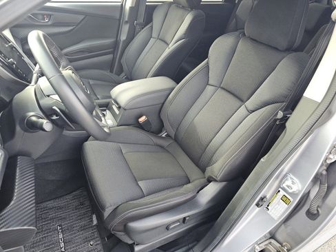Used 2024 Subaru Ascent Premium w/ Convenience Package image 6