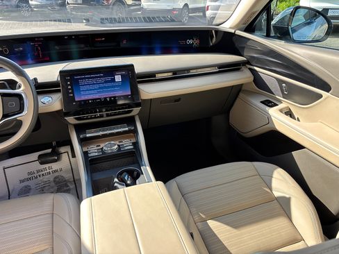Certified 2024 Lincoln Nautilus Reserve AWD/4WD image 31