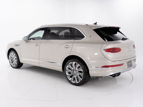 Certified 2025 Bentley Bentayga Extended Wheelbase image 3