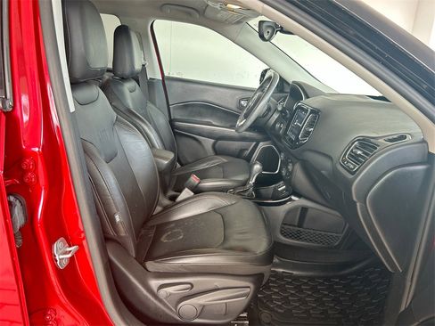 Used 2018 Jeep Compass Limited w/ Navigation Group image 34