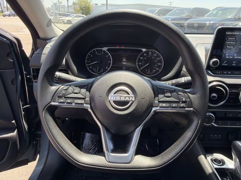 Used 2024 Nissan Sentra SV FWD image 8