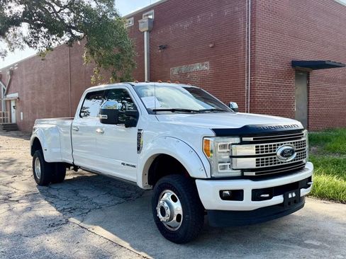 Used 2017 Ford F350 Platinum w/ Platinum Ultimate Package AWD/4WD image 21