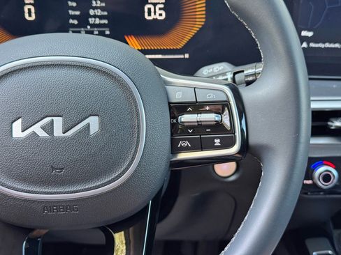 Used 2024 Kia Sorento S w/ Panoramic Sunroof Package FWD image 21