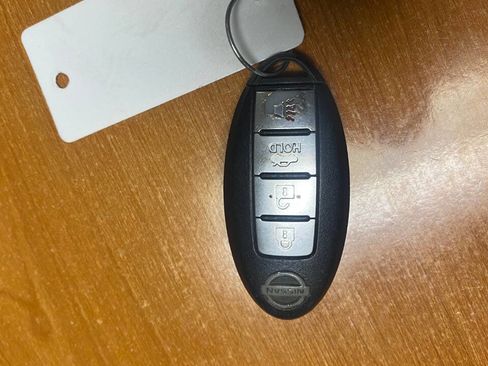 Used 2016 Nissan Sentra SR w/ SR Premium Package image 31