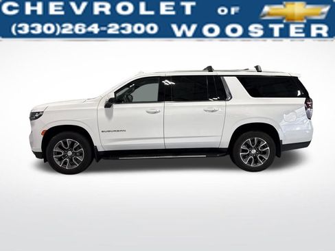 Used 2023 Chevrolet Suburban LT w/ LT Signature Package image 2