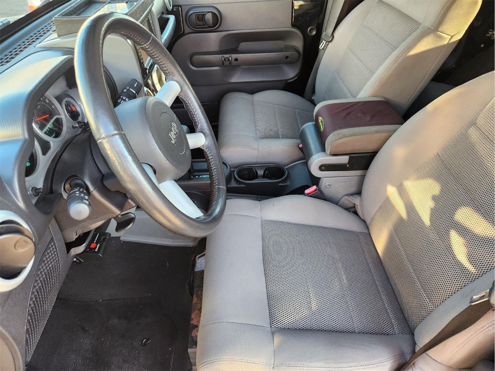 Used 2009 Jeep Wrangler Unlimited Sahara w/ Dual Top Group AWD/4WD image 13