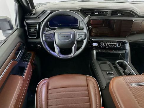 Used 2024 GMC Sierra 2500 Denali Ultimate image 10