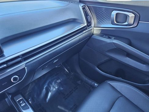 Used 2024 Kia Sorento S w/ Panoramic Sunroof Package image 28