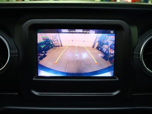 Used 2020 Jeep Wrangler Unlimited Sahara w/ Safety Group image 19