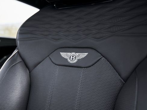 Used 2023 Bentley Bentayga Extended Wheelbase image 47