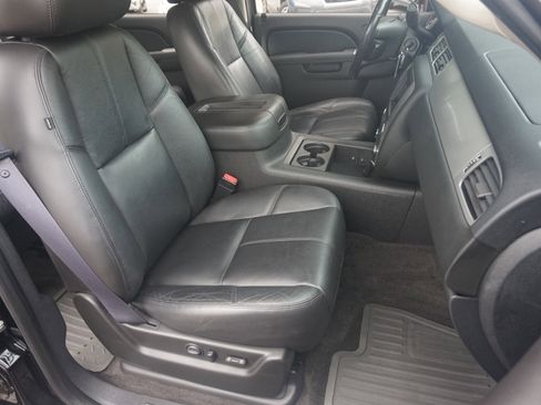 Used 2011 Chevrolet Avalanche LT w/ Luxury Package image 20