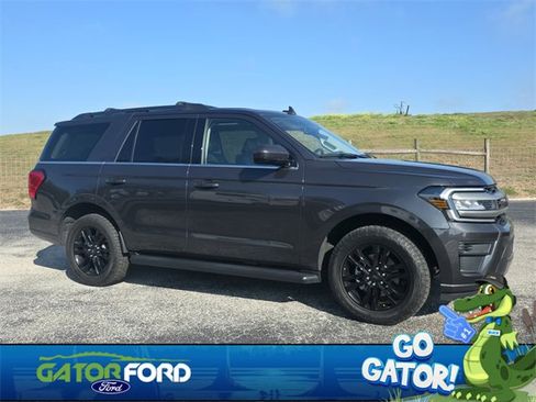 Used 2024 Ford Expedition XLT image 2