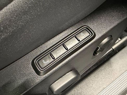 Used 2023 Volkswagen ID.4 Pro S image 19