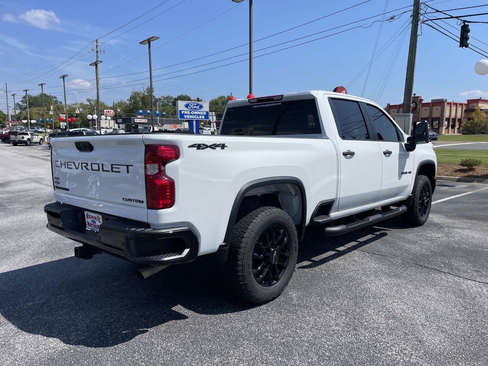 Used 2025 Chevrolet Silverado 2500 Custom w/ Custom Value Package AWD/4WD image 4