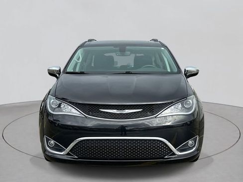 Used 2020 Chrysler Pacifica Limited image 2