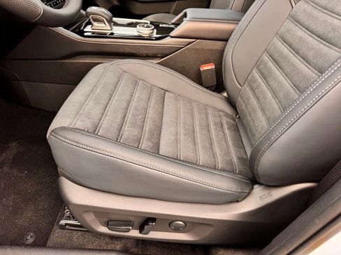 New 2026 Mitsubishi Outlander AWD image 32