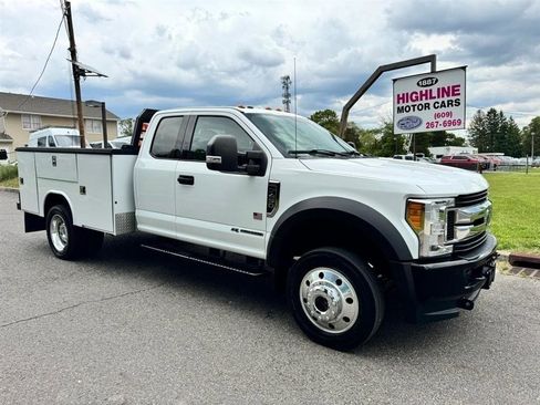 Used 2017 Ford F450 XLT w/ XLT Value Package AWD/4WD image 3