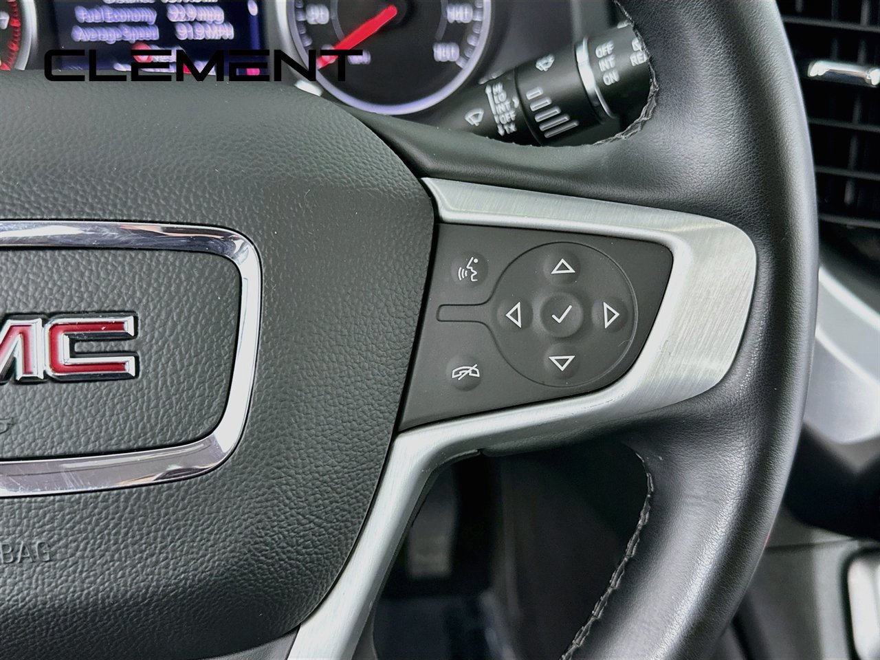 Used 2023 GMC Acadia SLT w/ Preferred Package AWD/4WD image 17