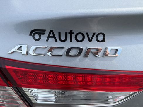 Used 2020 Honda Accord EX image 31