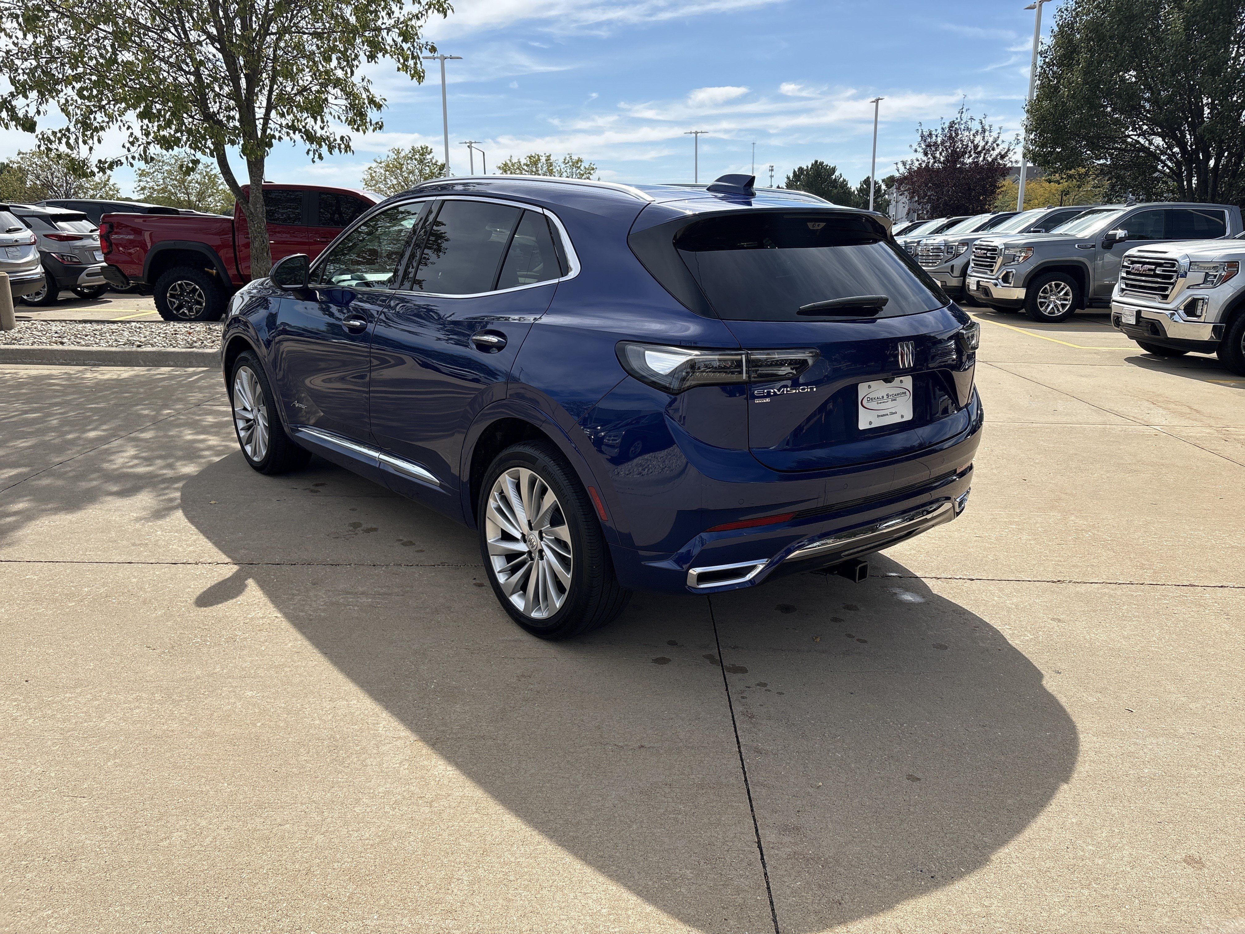 Used 2024 Buick Envision Avenir AWD/4WD image 5