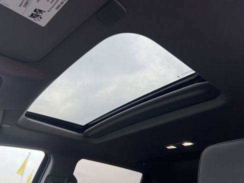 Used 2025 Chevrolet Silverado 1500 LTZ w/ LTZ Premium Package image 12