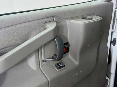 Used 2017 GMC Savana 2500 Extended RWD image 19