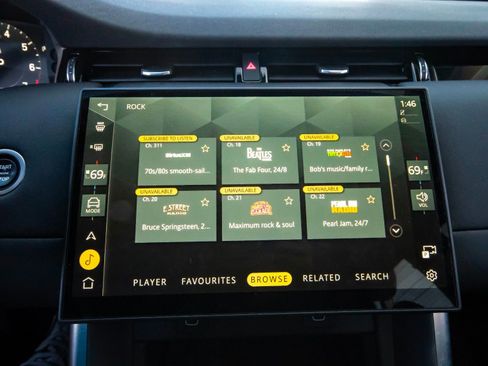 Used 2025 Land Rover Discovery Sport S image 19