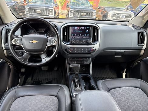 Used 2017 Chevrolet Colorado Z71 AWD/4WD image 5