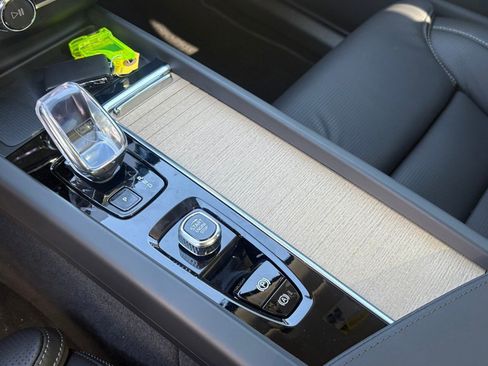 New 2026 Volvo XC60 B5 Ultra w/ Protection Package Premier image 15