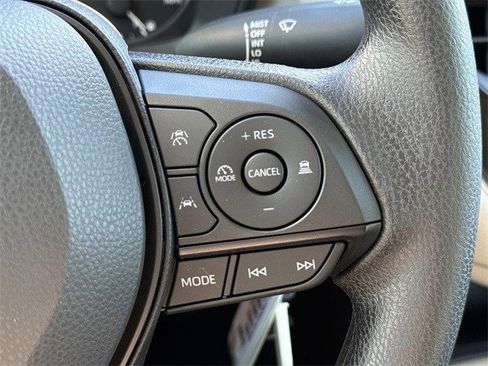 Used 2025 Toyota Corolla LE image 23