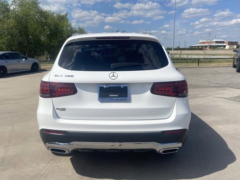 Used 2022 Mercedes-Benz GLC 300 image 4