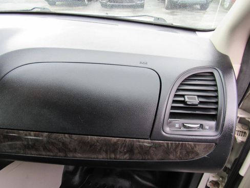 Used 2011 Dodge Grand Caravan image 26