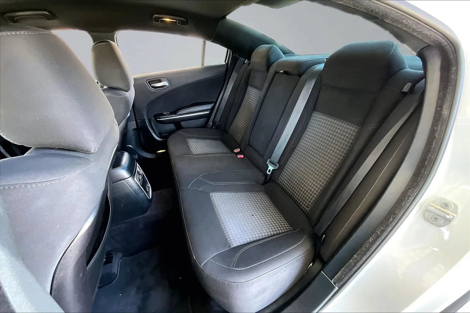 Used 2018 Dodge Charger SXT Plus w/ Navigation & Travel Group RWD image 19